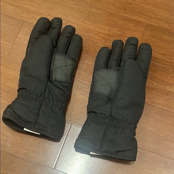 Thinsulate Red and Black Winter Gloves - Image 2