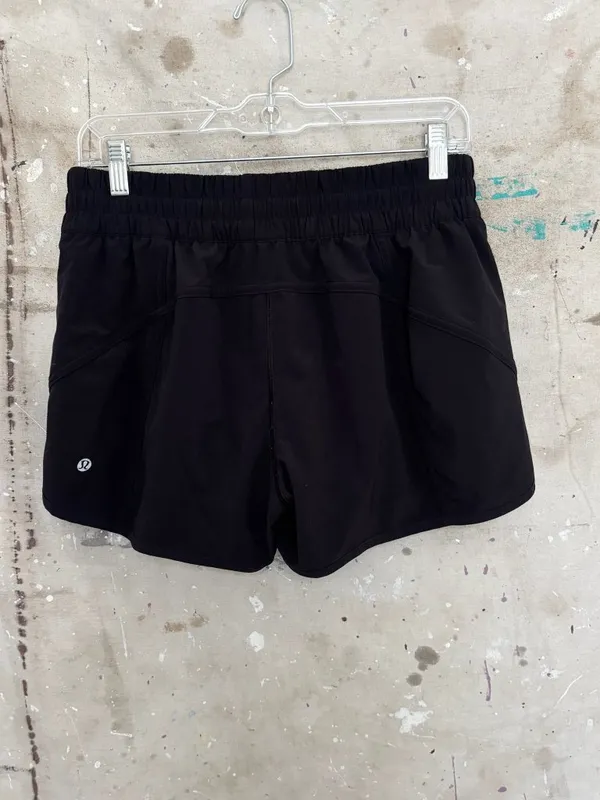 Lululemon Tracker Short V 4", Black - Image 4