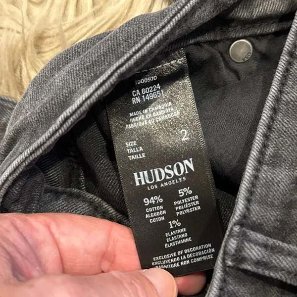 Hudson jeans size 2 - Image 4