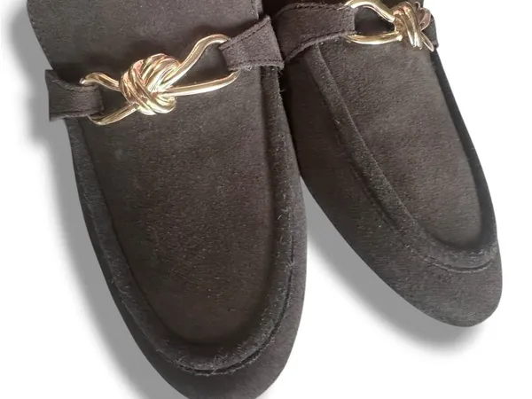 Tahari Trinity Loafers Flats Shoes Womens 8.5 Brown Suede Gold Knot Bit-NWOB - Image 3