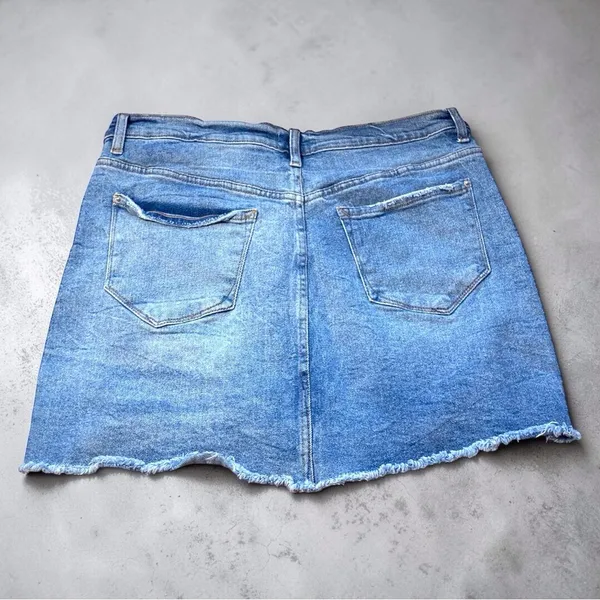 Kensie Jeans "The Skirt" | Vintage Luxe | Denim Mini Skirt | Distressed size 16 - Image 4