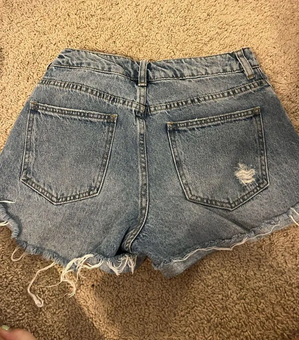 PacSun Ripped Denim Mom Shorts - Image 4