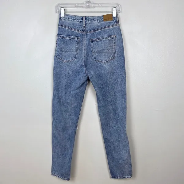 American Eagle‎ Highest Rise Mom Jeans Destroyed Light Wash Slim Leg Size 00 - Image 5