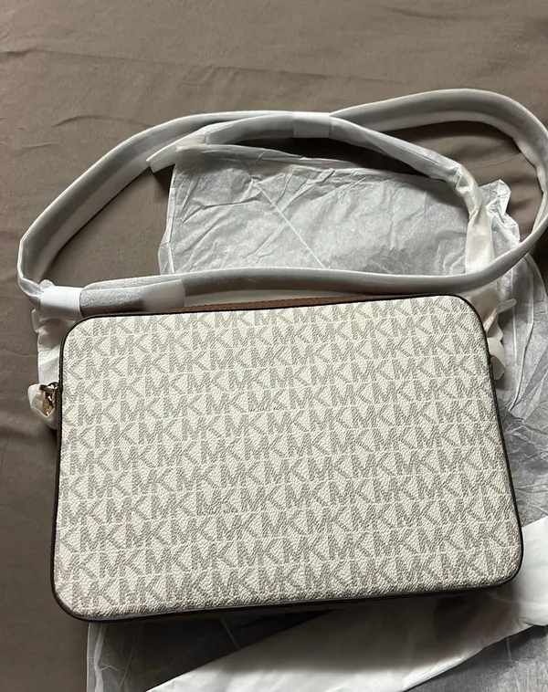 Michael Kors Crossbody - Image 3