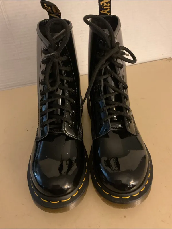 Dr. Martens women Black Patent leather Combat Boots US 5 - Image 5