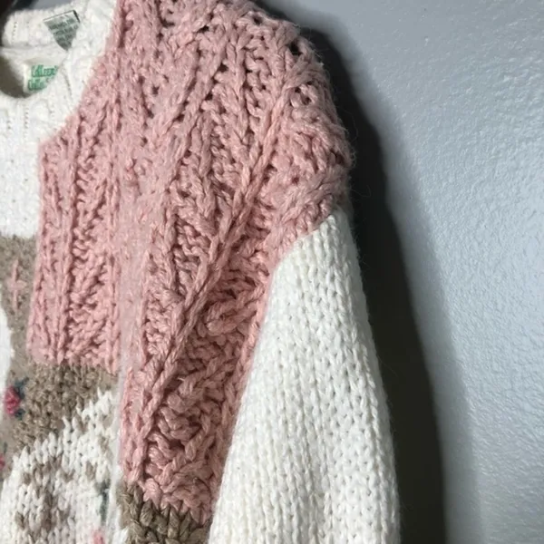 Vintage 1990’s white with pink rose floral sweater - Image 7