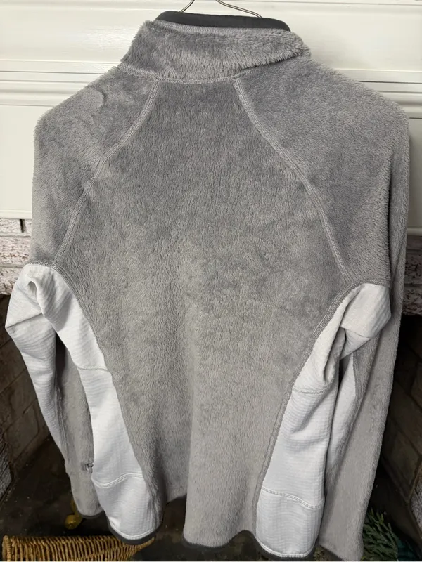 Patagonia Women's Medium Full Zip Fleece Jacket Gray White Hiking Outdoor - Image 2