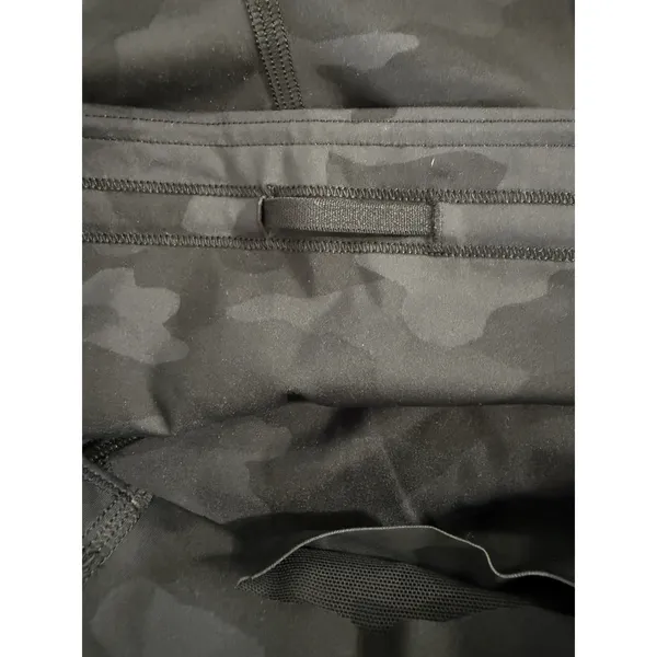 Lululemon Base Pace High Rise Short 8' Women's Camo Deep Coal Sz 4 Black Stretch - Image 6
