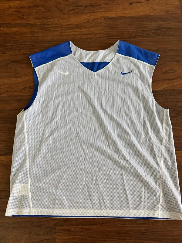 Men’s Blue and white Nike reversible tank - Image 3