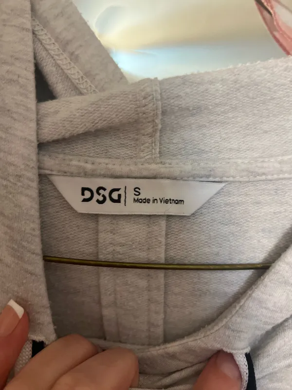 DICK'S Sporting Goods sweatshirt - Image 2