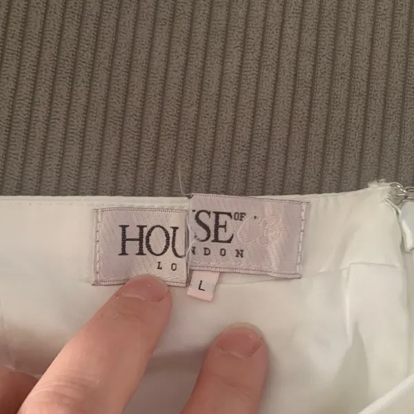 House of London CB size large j adore White Dress mini long sleeve puff statemen - Image 4