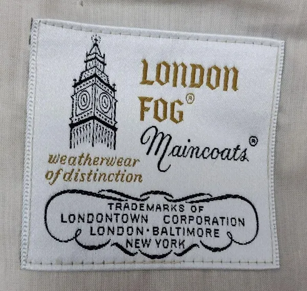 Vintage London Fog tan belted trench coat size 10p - Image 5