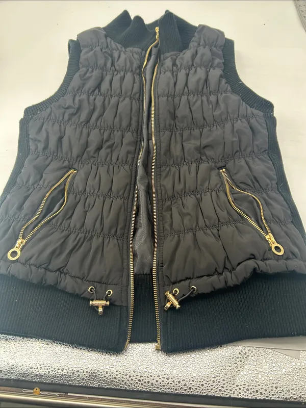 Calvin Klein Women’s Black Quilted Puffer Vest with Gold Accents bust bust 32 length 23 - Image 10