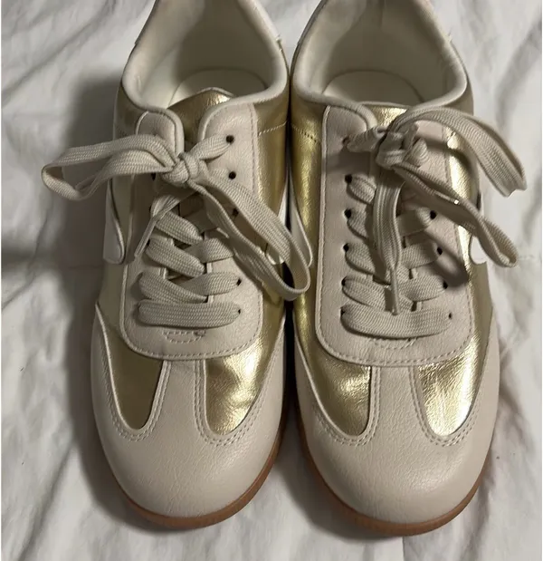 DV by Dolce Vita Sneakers - Image 3