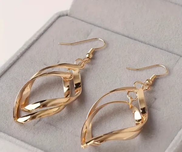 Women’s Golden Hollow Out Geometric Twisted Design Dangle Earrings NWT - Image 2
