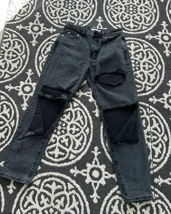 Adika Ripped Jeans - Image 4