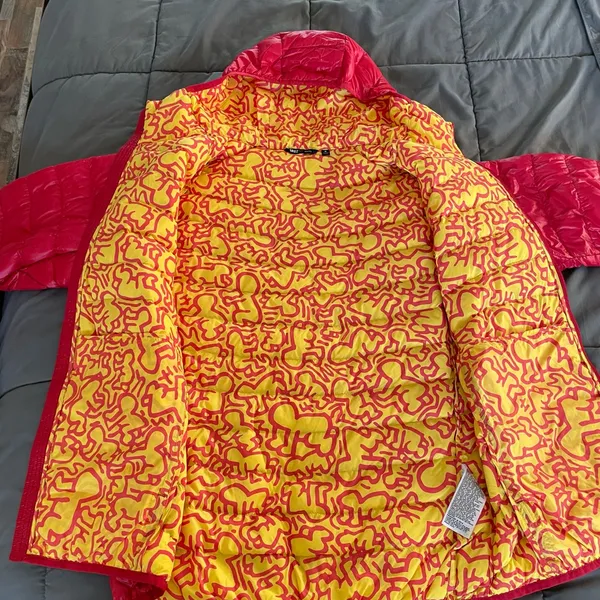 Keith Haring x UNIQLO SPRZ NY MoMA Ultra Light Down Puffer Jacket – Red – Size M - Image 6