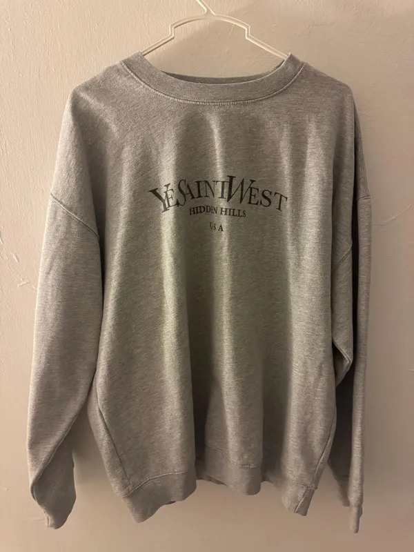 Boohoo hidden hills grey crewneck sweatshirt - Image 2