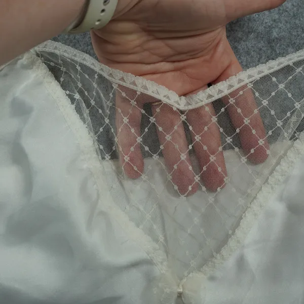 Vintage Delicate Bridal Ivory Satin‎ Lace V-Neck Camisole Top Coquette Ethereal - Image 5