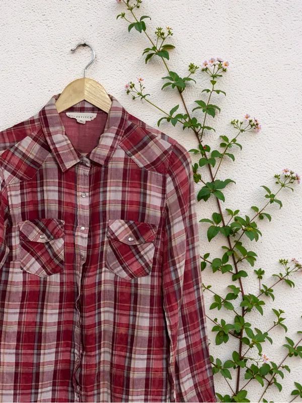 Love Stitch Play The Field Burgundy Plaid Button UP Shirt Size M - Image 4