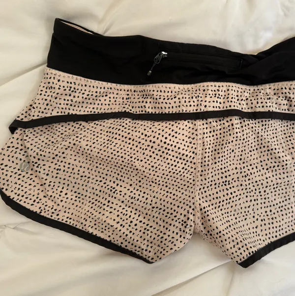 Lululemon Speed Short 2.5” - Image 2