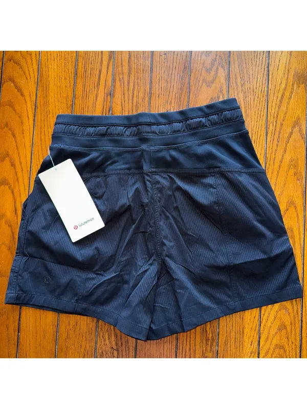 Lululemon Dance Studio Short High Rise 3.5” Black Size 4 NWT - Image 2