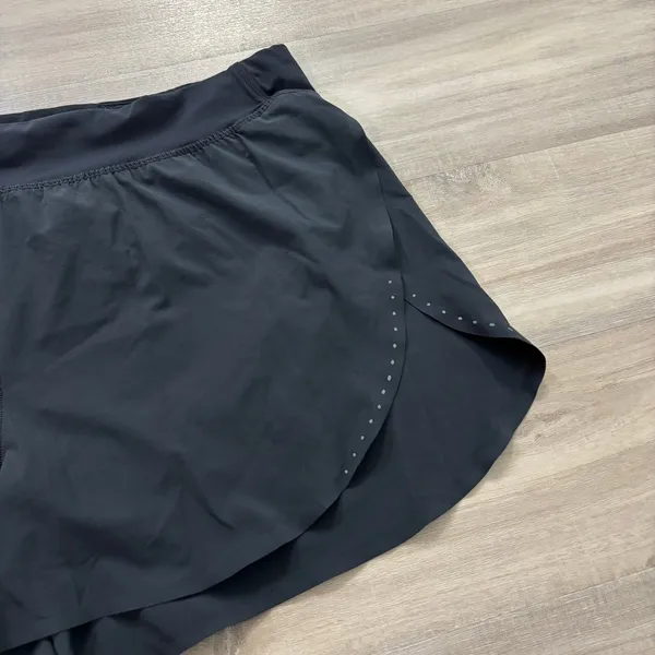 Lululemon Fast and Free Reflective High-Rise Short 3" Women Size 12 Black - Image 2