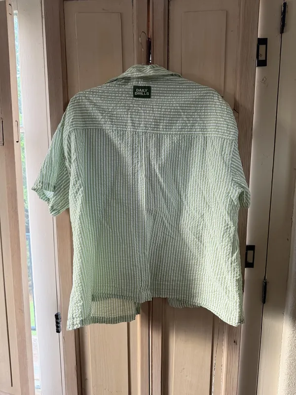 Daily drills green and white button down - Image 2