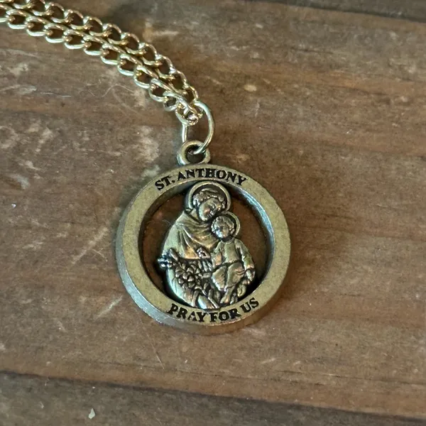 St. Anthony Pray For Us pendant necklace - Image 3