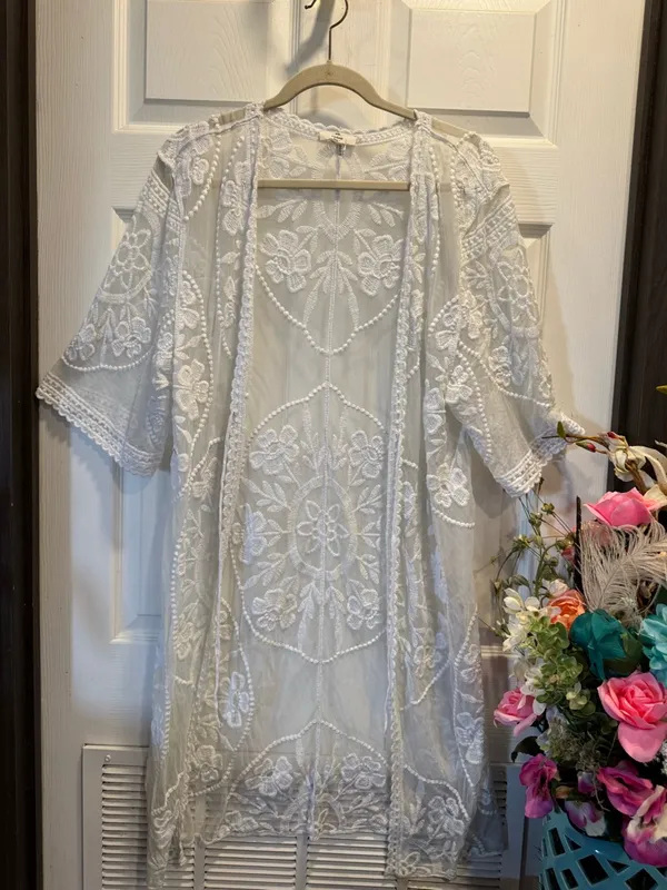 Lace Kimono Cream with Floral Print Bohemian Style Size S - Image 2