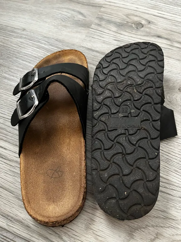 Bobbie Brooks Sandals & Black Double Strap - Image 3