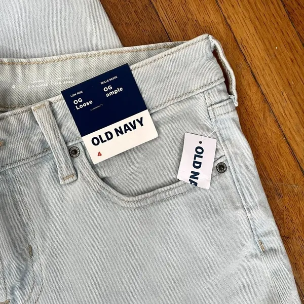 NWT Old Navy wide straight leg low rise light wash blue jeans women size‎ 4 - Image 2