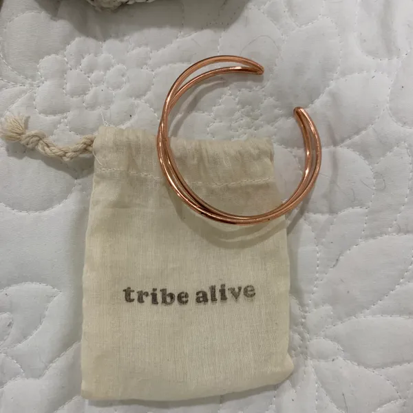 Tribe Alive Rose Gold Criss cross bangle Bracelet - Image 2