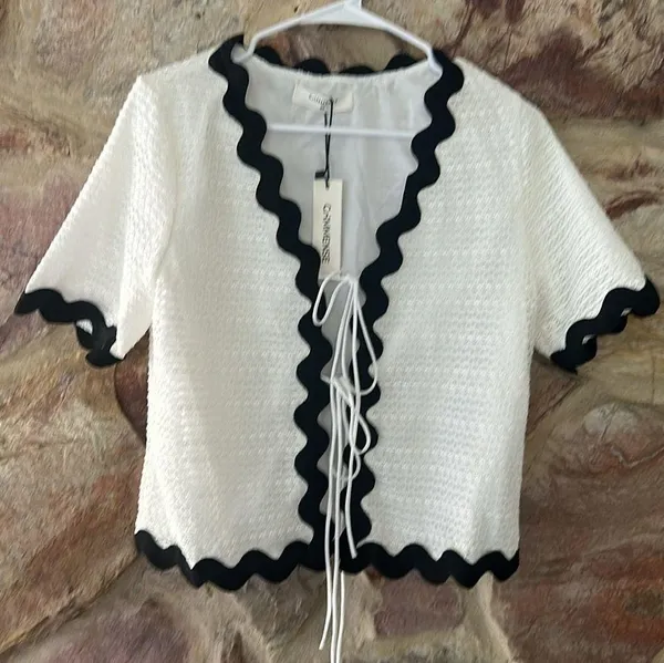 Commense Contrast Trim V-Neck Shorts Set size Xs - Image 3