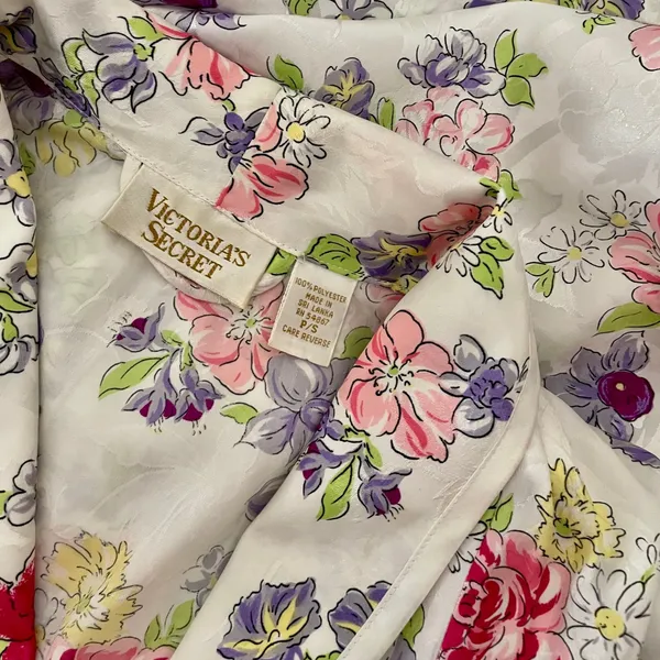 Vintage VICTORIA'S SECRET Gold Label Floral Jacquard Satin Robe Pockets‎ Small - Image 9