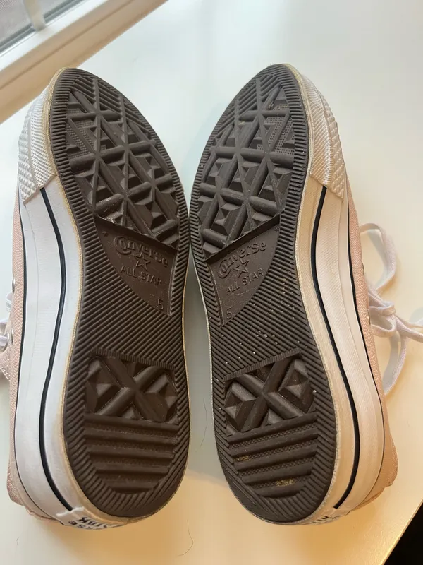 Pink Converse Low-Top - Image 4