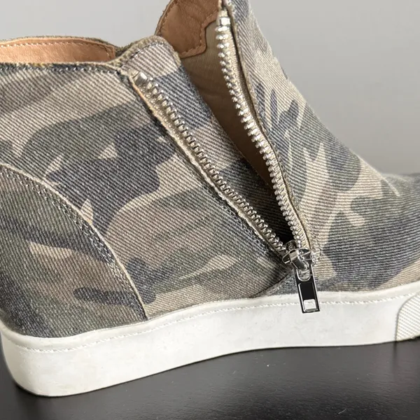 Soda Beige and Blue‎ Striped Wedge Sneaker Bootie Sz 6.5 - Image 6