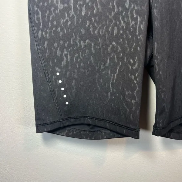 Old Navy Active Go-Dry Athletic Bike Shorts Black Cheetah Print Pocket Tie Large - Image 3