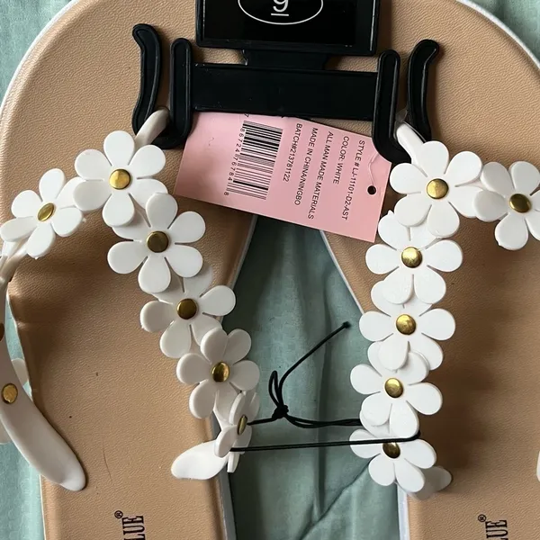 Ashley Blue Daisy Flip flops Size 9 White - Image 2