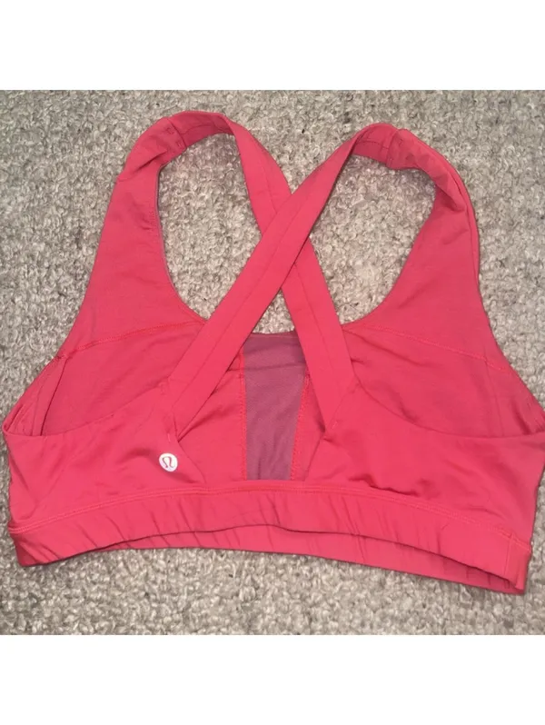 Lululemon Women's Pink Bra - Image 3