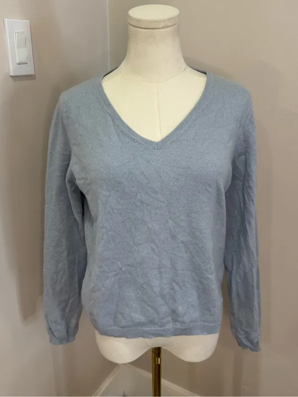 Lord & Taylor Vtg 100% Cashmere Sweater V-Neck Long Sleeve Large - Image 2