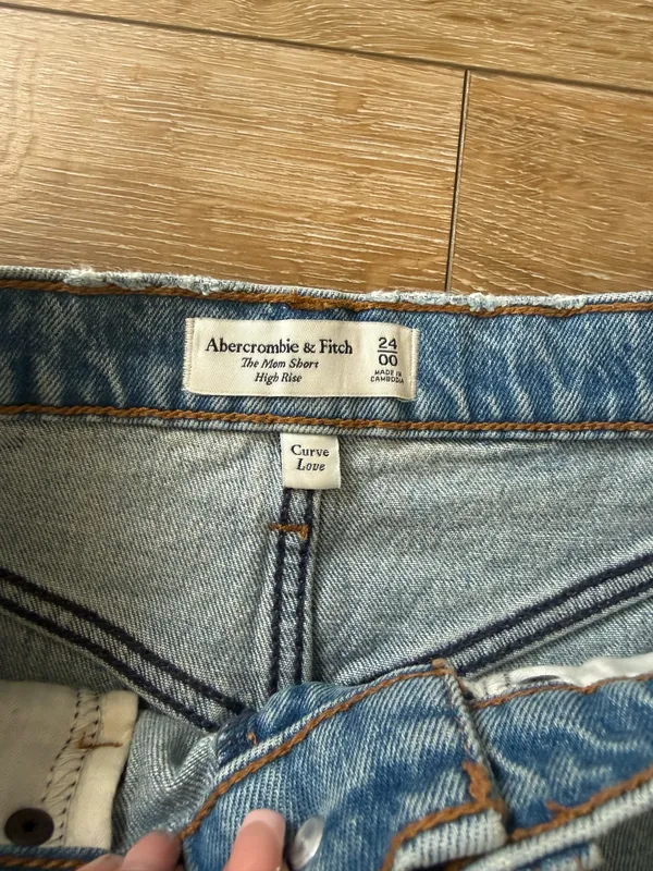 Abercrombie high rise mom short - Image 4