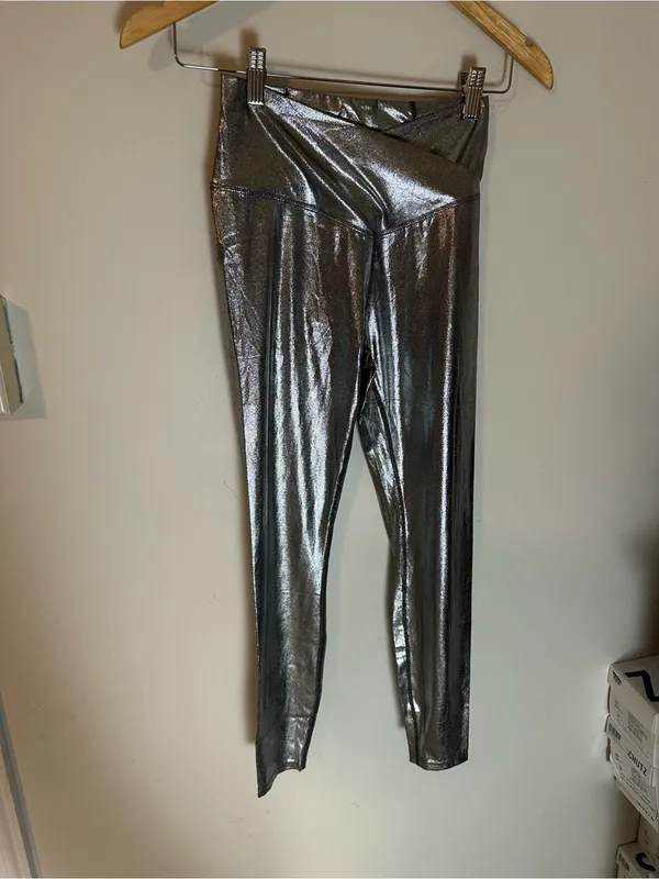 NWT Halara SoftlyZero™ Faux Leather Crossover Foil Stretchy Leggings small - Image 3