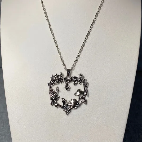 Heart Wreath Necklace Women Silvertone Mushroom Snail Cottagecore Boho 18" New‎ - Image 2