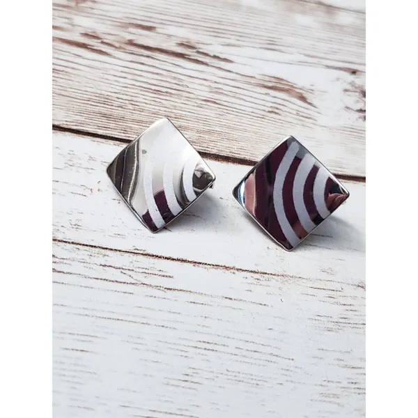 Vintage Clip On Earrings - Silver Tone Diamond Shape with Design - Image 6