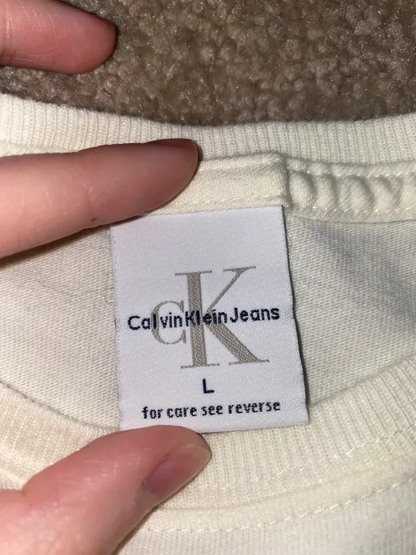 Calvin Klein Cropped Tee - Image 3