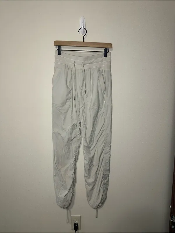 Lululemon Dance Studio Mid-Rise Pant Full Length bone W5ENNR size 4 small flaw - Image 8
