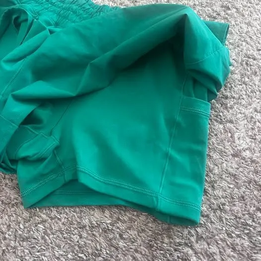 OFFLINE By Aerie 4" Hot Stuff Short Size M - Image 4