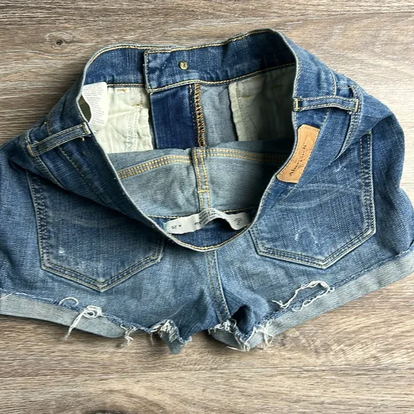 Abercrombie & Fitch Distressed Denim Short Shorts Size 2 - Image 10