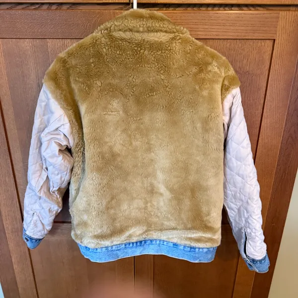 Levi's Denim Reversible Trucker Jacket with Faux fur Lining - Image 7